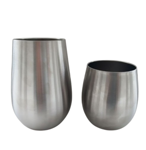 Meilleure vente de gobelet en acier inoxydable pour boissons au fini brillant Nouveau gobelet en métal de taille moyenne en verre - Product Image 1