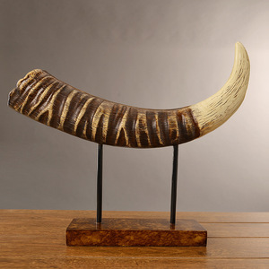 Escultura de cuerno de <span class=keywords><strong>Toro</strong></span> de resina de estilo americano, decoración Interior del hogar para sala de estar, modelo de oficina, adorno de exhibición de habitación - Product Image 3
