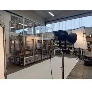 Machine de remplissage et de bouchage à vis commandée par PLC pour shampooing, revitalisant et lavage des mains, disponible à un prix compétitif - Product Image 1