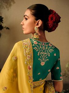 Sari en soie pure de designer indien pour tenue de mariée avec bordure brodée et blouse, soie douce pour tenue de soirée, sari en soie - Product Image 3