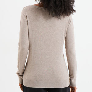 เสื้อสเวตเตอร์ถักแบบสวมหัวคอวีสบายๆสำหรับผู้หญิงให้ความอบอุ่นที่คอและความคล่องตัวในฤดูหนาวที่มีลมแรง - Product Image 3