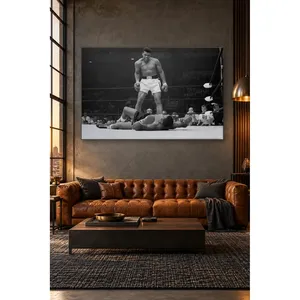 Impression sur toile Fida : Muhammad Ali noir et blanc debout au-dessus de son adversaire dans le ring - Product Image 5