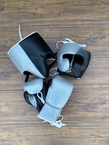 Logotipo personalizado de alta calidad Profesional Último modelo Fly Sparring Boxing Set Super Cómodo Pro Leather Fly Kickboxing Set - Product Image 5