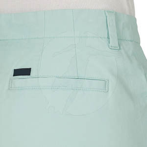 Pantalones cortos vaqueros ligeros de alta calidad para mujer Diseño personalizado Transpirable y asequible - Product Image 6