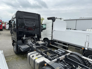 Tête de tracteur à usage intensif 2024 conçue pour les longues distances Propulsée par un moteur diesel fiable avec système d'entraînement 6x4 - Product Image 5