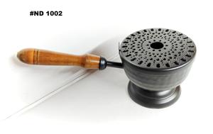 Quemador de resina de incienso de hierro con símbolo impreso recubierto de polvo artesanal y quemador de carbón con mango de madera Caldero de hierro - Product Image 2