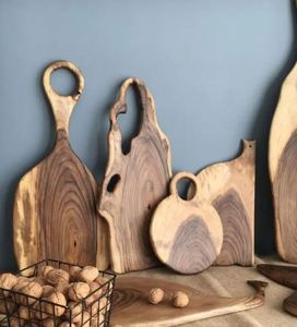 Tabla de cortar de madera con estilo, diseñada para complementar la estética de cocina contemporánea con funcionalidad confiable - Product Image 6