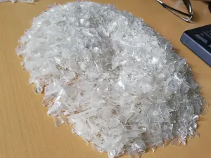 Copos de botellas de PET de grado de exportación: limpios, clasificados y lavados en caliente para aplicaciones globales de reciclaje y fabricación - Product Image 2