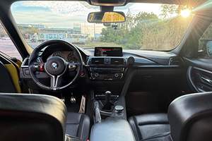 BMW M3 2018 Usado, Paquete de Competición, Transmisión Manual de 6 Velocidades, Equipamiento Completo, Color Amarillo Austin Metalizado, Propiedad del Sur - Product Image 4