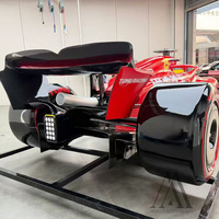 Sculpture de voiture de course de Formule 1 grandeur nature personnalisée, trophée automobile sur mesure en fibre de verre pour exposition en magasin