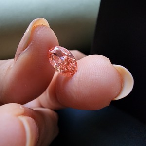 Diamante Rosa Suelto de Alta Calidad de 1.34 Quilates, Corte Ovalado, Cultivado en Laboratorio, con un Brillo Impresionante, Certificado por IGI para la Fabricación de Joyas - Product Image 5