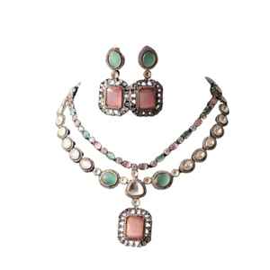 Conjunto de Joyería Nupcial de Alta Calidad con Collar y Aretes de Latón Plateado con Circonita, Estilo Indio Antiguo - Product Image 1