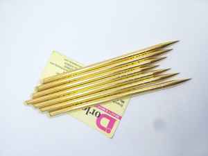 Dernier pousseur d'ongle de cuticule plaqué or Logo personnalisé Outil de soin des ongles en acier inoxydable Outil de retrait de poussoir d'ongle de cuticule à double extrémité - Product Image 6