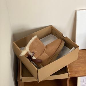 Bottes de neige sur mesure pour femmes, fabriquées en laine douce et chaude de qualité supérieure avec matériau antidérapant, bottes d'hiver en coton - Product Image 5
