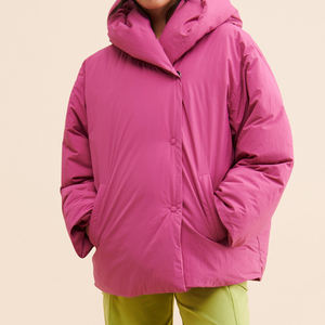 Vestes matelassées à boutons recouverts de haute qualité personnalisées OEM pour femmes Capuche réglable avec nylon respirant Prix bas Tendance - Product Image 4