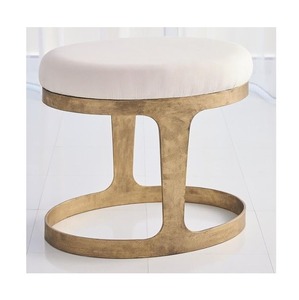 Tabouret de bar ottoman au design indien de luxe avec plateau en velours vert support en métal doré brillant meilleur mini tabouret au prix de vente disponible - Product Image 2
