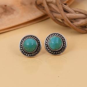 Boucles d'oreilles clous de luxe en argent sterling avec turquoise Kingman sertie clos, style bohème western, pour fêtes et cadeaux - Product Image 4