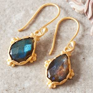 Nouvelle Arrivée Luxe Haut de Gamme Boucles d'Oreilles en Argent Sterling Massif 925, Style Indien, avec Pierre Précieuse Labradorite Taille Poire Sertie en Bezel, Plaqué Or, pour Soirée - Product Image 1