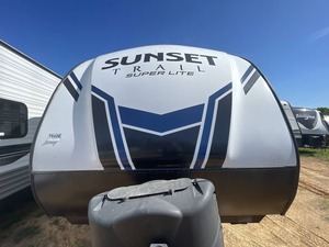 Fournisseur de caravanes d'occasion 2021 Cross Roads RV Sunset Trail 253 RB à vendre pour le camping et les voyages - Product Image 2