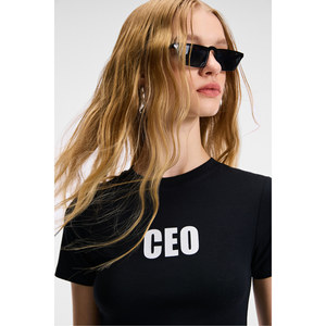 T-shirt slim à manches courtes et col rond pour femme ETHIQUET VELINA, imprimé sur le devant - Product Image 1