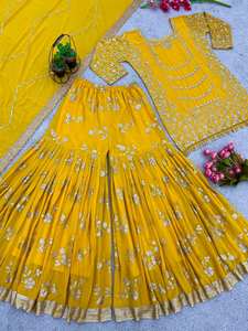 ชุดสาหรี่กะมีซขนเฟอร์เทียมสวยงามสำหรับงานแต่งงานของผู้หญิง พร้อมงานปักหนักและผ้าที่ยืดหยุ่นได้ เหมาะสำหรับงานปาร์ตี้ - Product Image 3