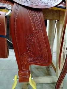 Selle de cheval en cuir occidental léger de qualité supérieure durable et confortable pour l'équitation Matériau synthétique - Product Image 2