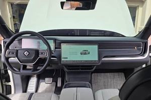 REVEAN RIT 2025, Camioneta con Tracción en las Cuatro Ruedas, Doble Tracción, Batería de Litio, Neumáticos R18, Asientos de Cuero, Techo Panorámico, Luces LED, Aleación de Aluminio - Product Image 3