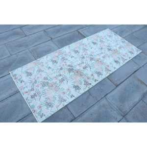 Tapis vintage, tapis turc 2,5x6,1 pieds, tapis en laine blanche à motifs floraux - Product Image 3
