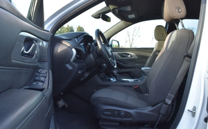 Chevrolet Traverse AWD 2023 Usado en Excelentes Condiciones, 3 Filas, Edición LT, Componentes Plásticos OEM de Grado Industrial - Product Image 6