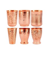 Verre en cuivre à large bord avec finition artisanale et touche indienne traditionnelle parfaite pour les cadeaux festifs ou les rituels à la maison