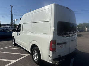 2013 N * issan NV d'occasion - Product Image 2