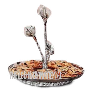 แท่นวางเค้กสำหรับงานเลี้ยงวันเกิดแฟนซีดีไซน์ทรงกลมทำจากโลหะอะลูมิเนียมเคลือบทอง - Product Image 6