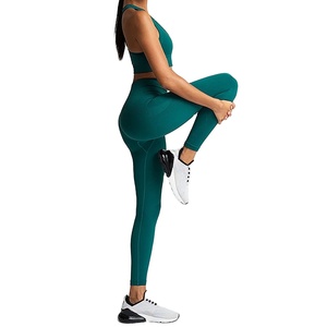 Conjunto de Yoga de cintura media de 2 piezas de alta calidad sin mangas Cierre transpirable y elástico Diseño de logotipo frontal sólido - Product Image 6