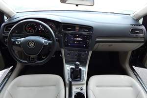 Volkswagen Golf Alltrack SE 2019 d'occasion, boîte manuelle 6 vitesses, turbo 4 cylindres, transmission intégrale, non modifiée - Product Image 4