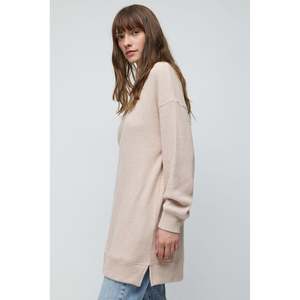 Blusa Beige de Manga Murciélago con Cuello Alto - Product Image 3
