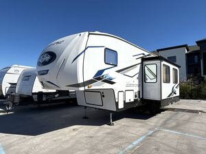 Forest River Arctic Wolf 287BH d'occasion 2024 prêt à la vente - Product Image 5