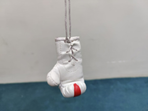 Gants de boxe miniatures et sac suspendu Accessoires de boxe à domicile décoratifs en plein air avec porte-clés - Product Image 3