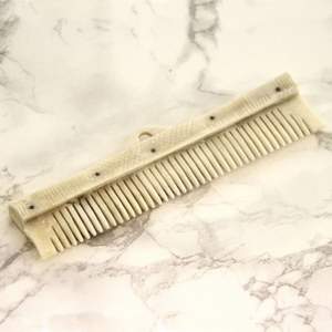 Peine de pelo de hueso de camello vikingo hecho a mano de Material de ágata Natural peine de raspado de masaje de cabeza de moda directo de la India - Product Image 4