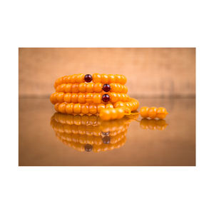 Chapelet de prière bouddhiste naturel Mala avec perles en pierres précieuses sculptées, Jaap Mala écologique au meilleur prix - Product Image 1