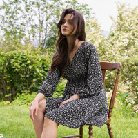 Robe pour femme 2026, robe courte à manches longues, col en V, imprimé floral noir, taille haute, robe fluide à volants, robes d'automne avec poches