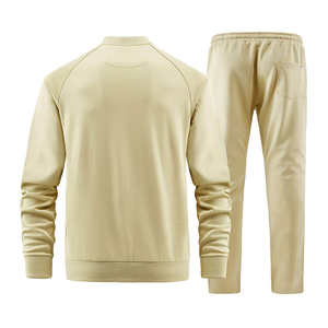 Ensemble de survêtements de sport pour hommes en polyester de haute qualité avec logo personnalisé, motif uni, vêtements de sport d'été - Product Image 3