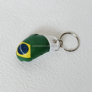 Mini guantes de boxeo de cuero de vaca Llavero duradero con diseño elegante - Product Image 2