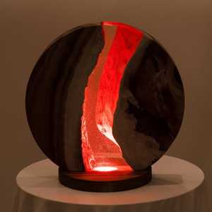 Lámpara de Mesa de Resina Hecha a Mano por Diseñador con Acabado Artístico para Iluminación Ambiental, Decoración Moderna y Regalos - Product Image 1