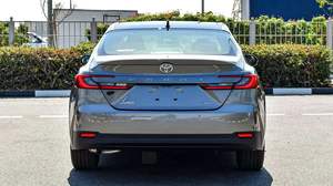 Nouveau véhicule Toyota Camry à transmission automatique, SUV/Véhicule tout-terrain/Pick-up 5 places avec toit ouvrant - Product Image 2