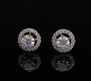 Pendientes de tuerca de Halo redondo de oro de 14 quilates con diamantes naturales Pave Setting Everyday Luxury Timeless Elegance - Product Image 1