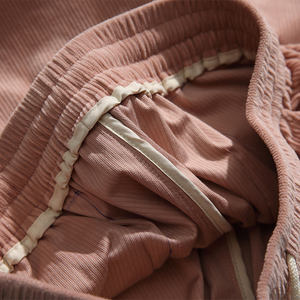 ชุดออกกำลังกายผู้ชายแบบแห้งเร็วและน้ำหนักเบาอินเทรนด์เสื้อผ้าออกกำลังกายลายพื้นแห้งเร็ว - Product Image 5