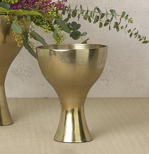 Vase à fleur en aluminium doré de luxe, centre de table antique de qualité, forme en métal plaqué laiton pour décoration florale élégante - Product Image 2