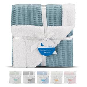 Manta de Felpa de Lana de Cordero con Diseño de Nido de Abeja y Técnica de Tejido Sólido - Product Image 1