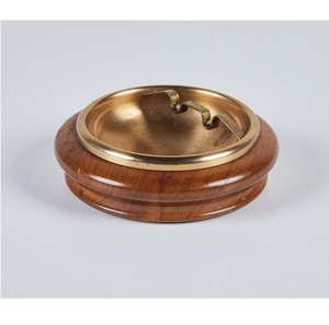 Diseño de moda Bandeja de tabaco de forma redonda Cenicero de madera de calidad superior para uso en mesa de oficina en casa - Product Image 6