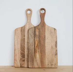 Planche à découper en bois de noyer foncé pour la cuisine, planche à fromage, plateau à charcuterie, personnalisation en résine - Product Image 2